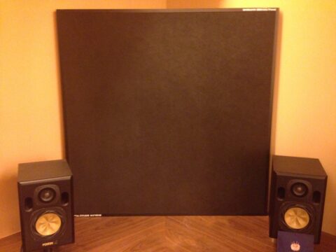 吸音パネルでオーディオルームの音響調整を～無料貸し出しをご利用ください～