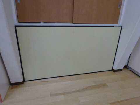 壁美人で壁を傷つけずに調音・吸音パネルを設置